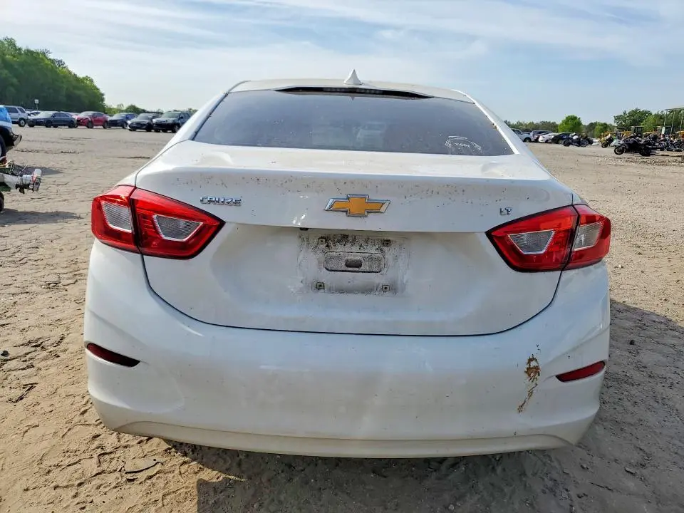2018 CHEVROLET CRUZE LT  