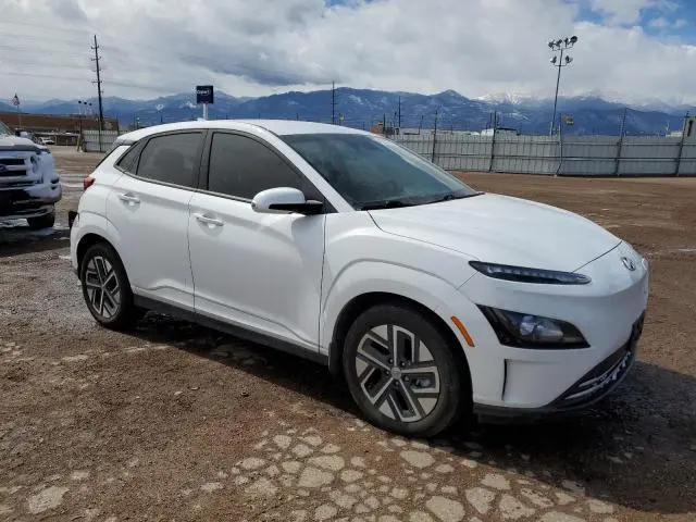 2023 HYUNDAI KONA SE  