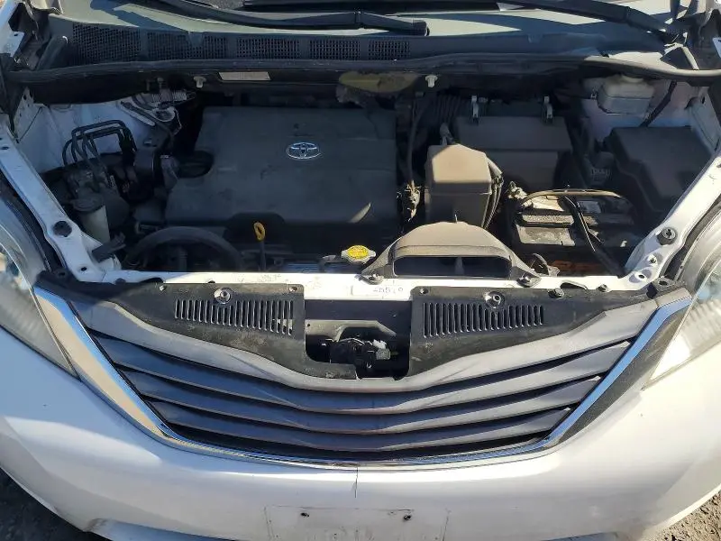 2011 TOYOTA SIENNA XLE 8-PASSENGER  
