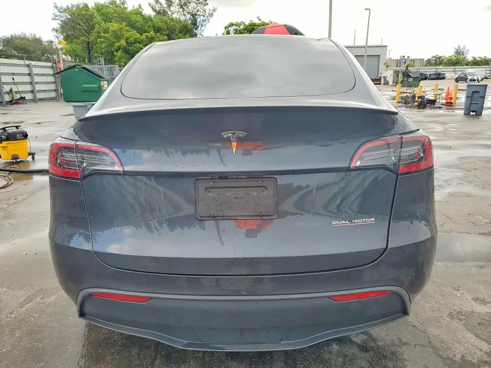2024 TESLA MODEL Y   