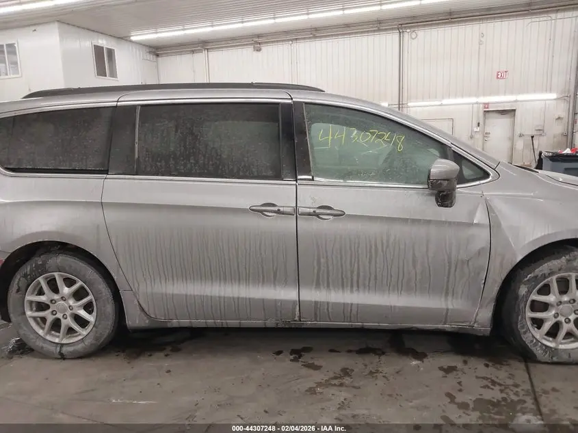 2020 CHRYSLER VOYAGER LXI