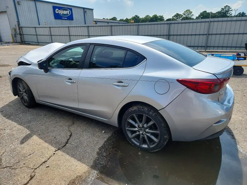 2018 MAZDA 3 TOURING  