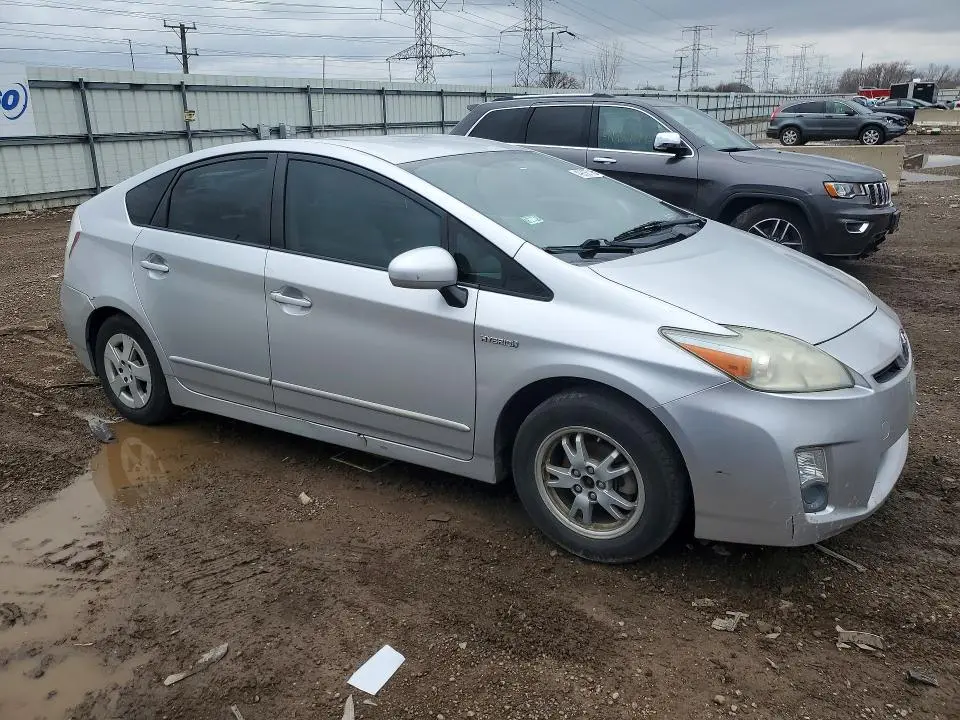 2010 TOYOTA PRIUS III  