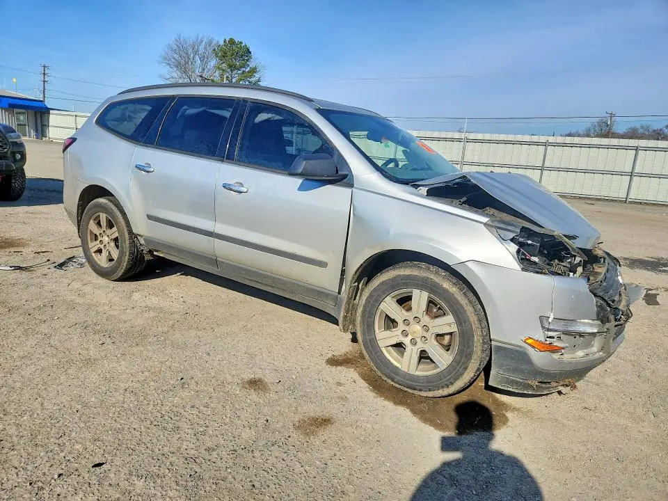 2016 CHEVROLET TRAVERSE LS  