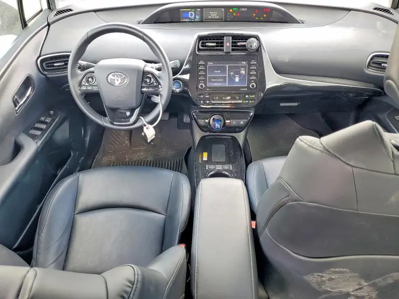 2021 TOYOTA PRIUS XLE  