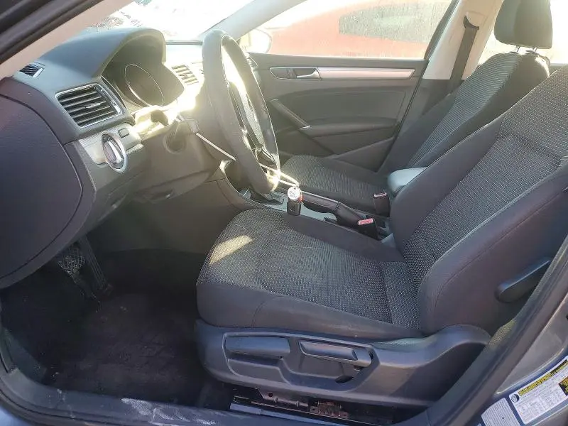 2017 VOLKSWAGEN PASSAT S  