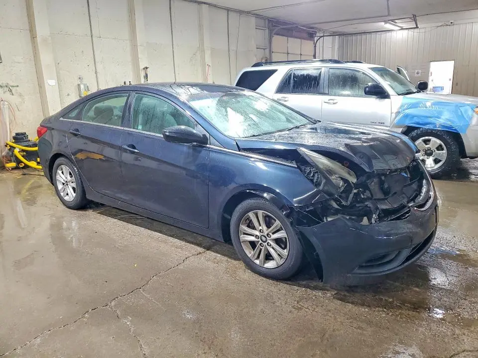 2011 HYUNDAI SONATA GLS  