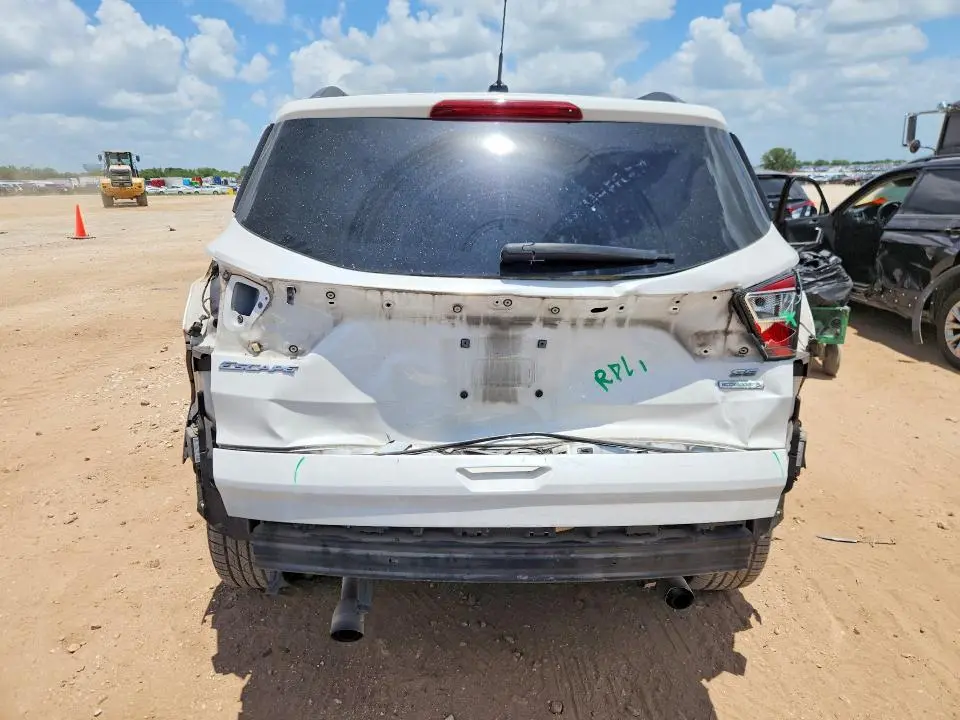 2017 FORD ESCAPE SE  