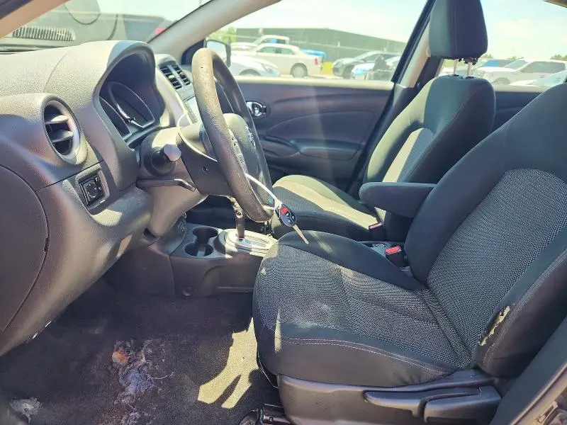 2019 NISSAN VERSA SV  