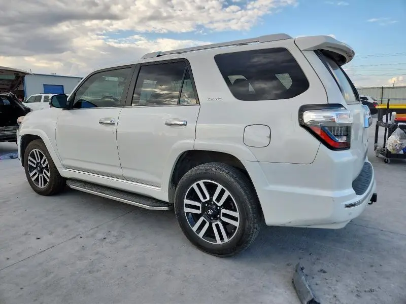 2018 TOYOTA 4RUNNER SR5  