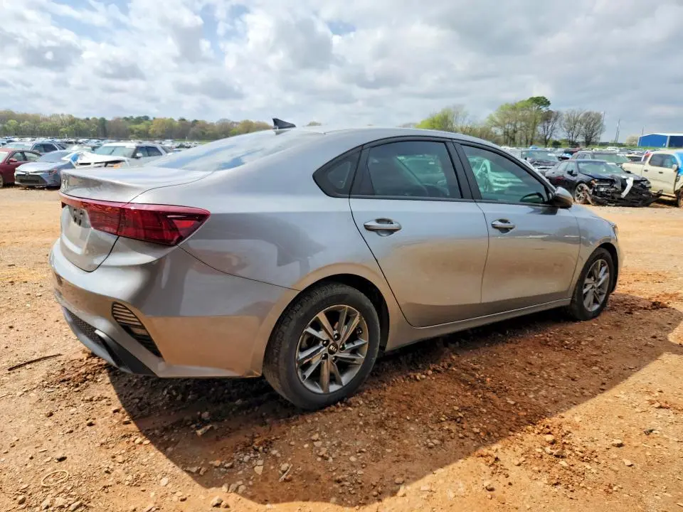 2022 KIA FORTE LXS  