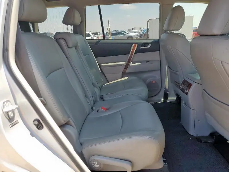 2011 TOYOTA HIGHLANDER LIMITED  