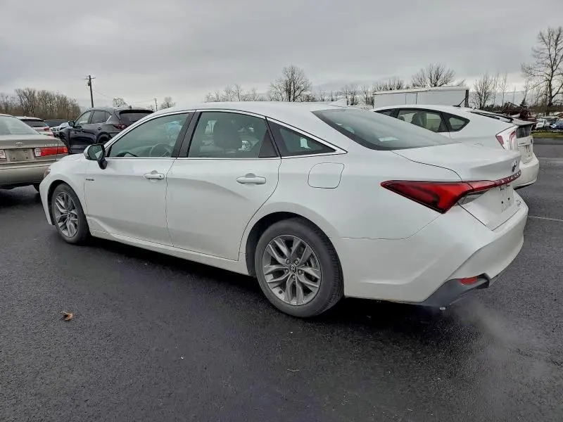 2020 TOYOTA AVALON XLE  