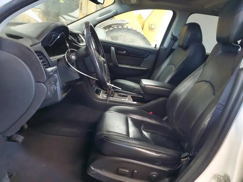 2013 CHEVROLET TRAVERSE LT  