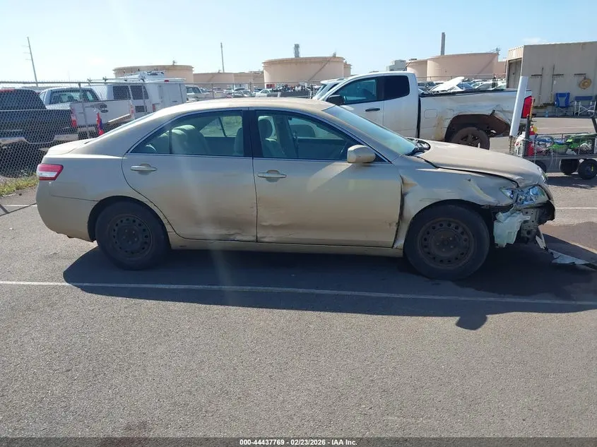 2010 TOYOTA CAMRY LE