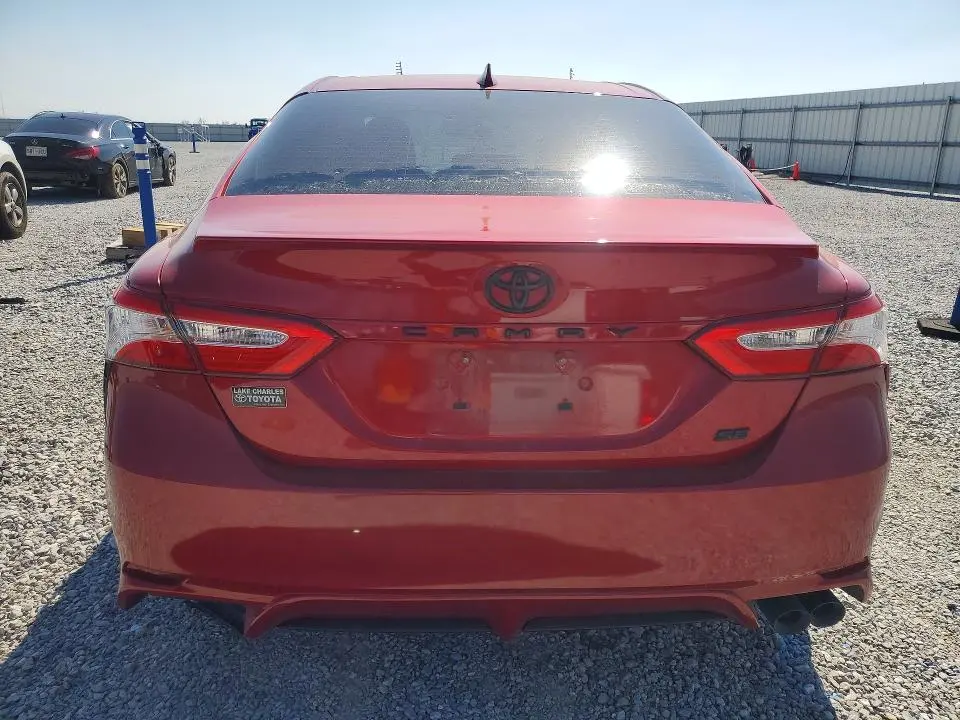 2020 TOYOTA CAMRY SE  