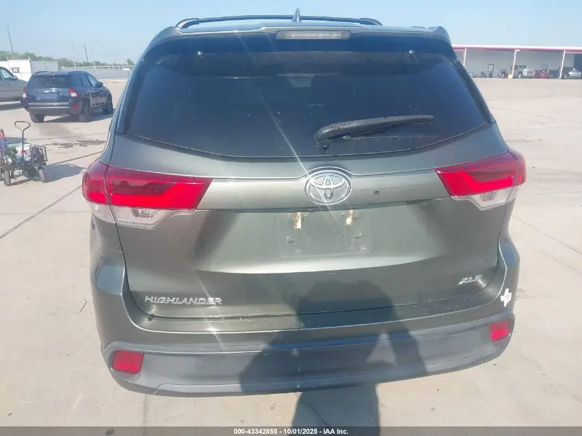 2019 TOYOTA HIGHLANDER XLE