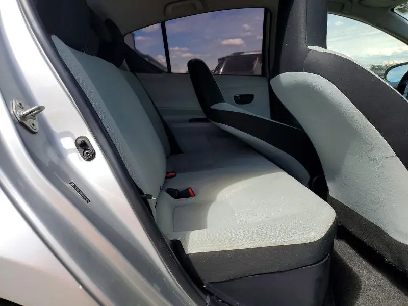 2013 TOYOTA PRIUS C ONE  