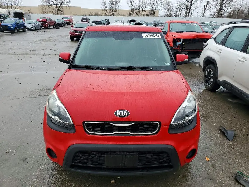 2013 KIA SOUL +  