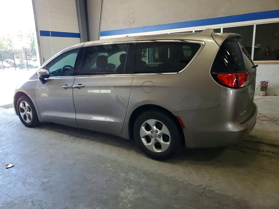 2017 CHRYSLER PACIFICA LX  