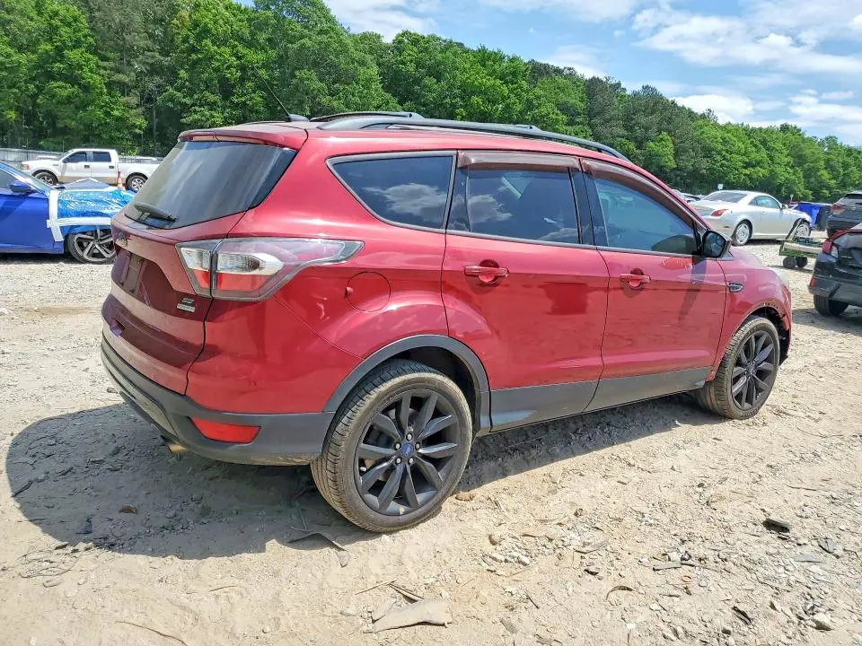 2017 FORD ESCAPE SE  
