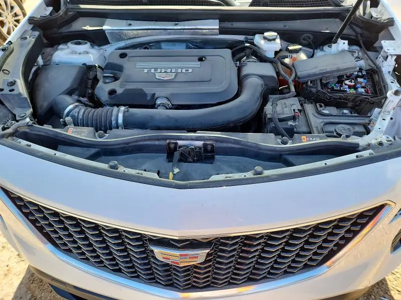 2022 CADILLAC XT4 SPORT  