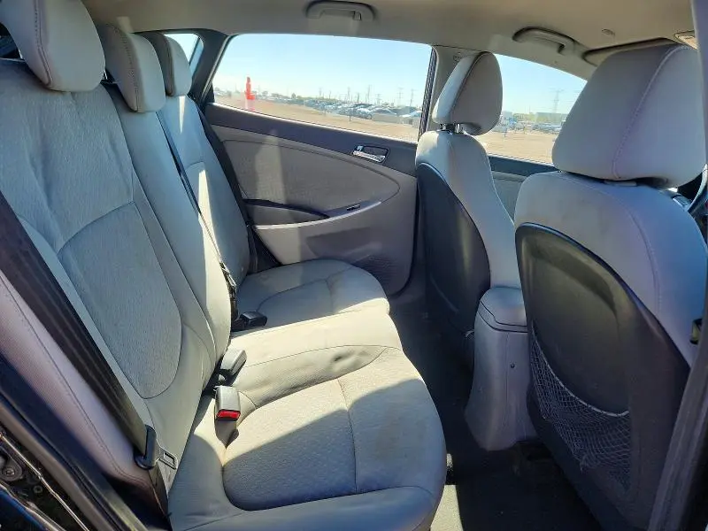 2013 HYUNDAI ACCENT SE  