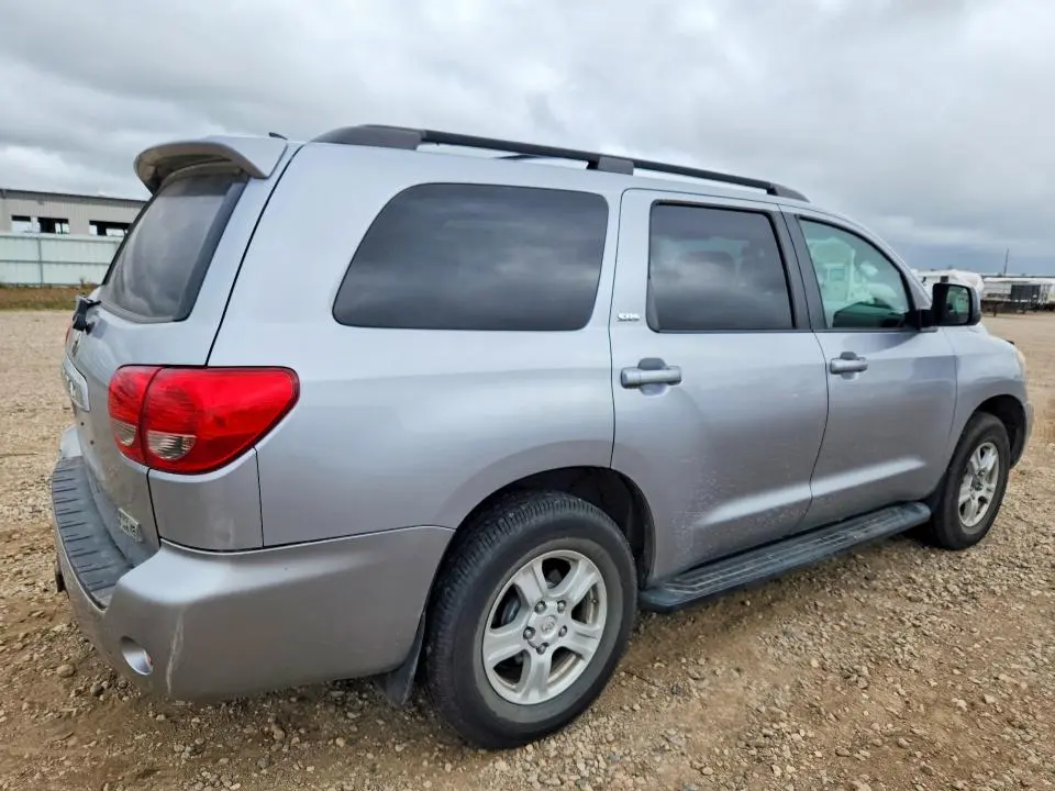 2011 TOYOTA SEQUOIA SR5  