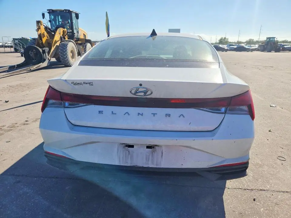 2021 HYUNDAI ELANTRA SE  