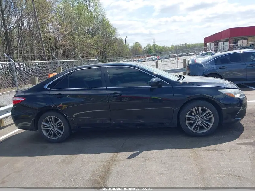 2016 TOYOTA CAMRY SE