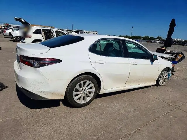 2022 TOYOTA CAMRY LE  
