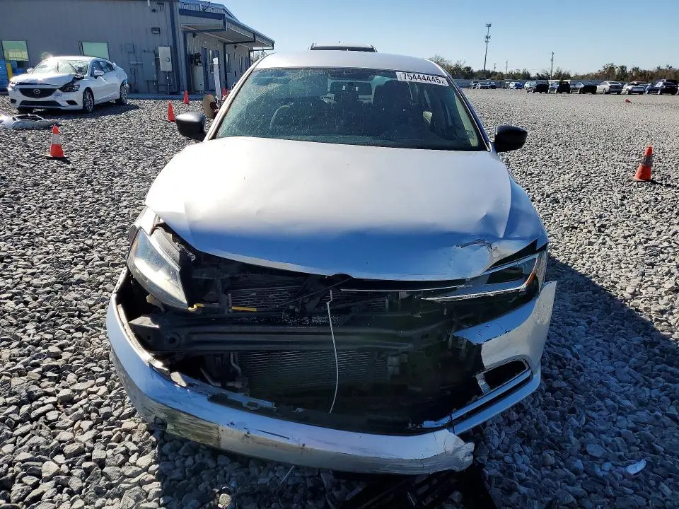 2015 VOLKSWAGEN JETTA SE  