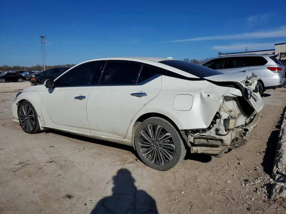 2023 NISSAN ALTIMA SL  