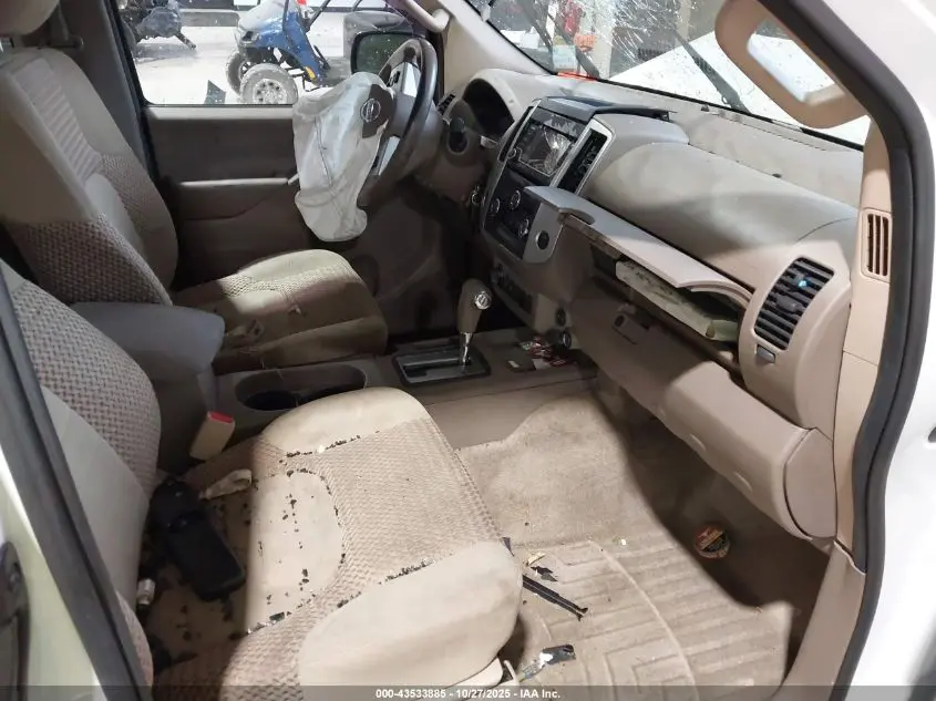 2017 NISSAN FRONTIER SV