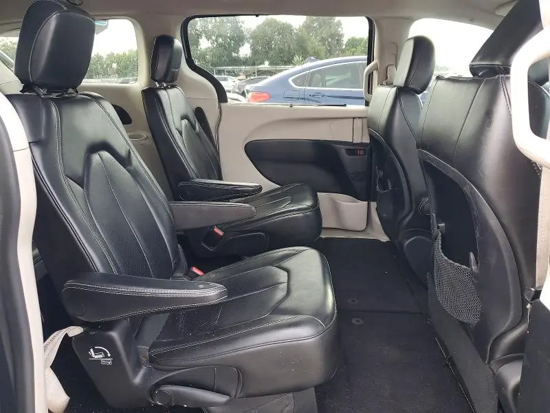 2020 CHRYSLER VOYAGER LXI  