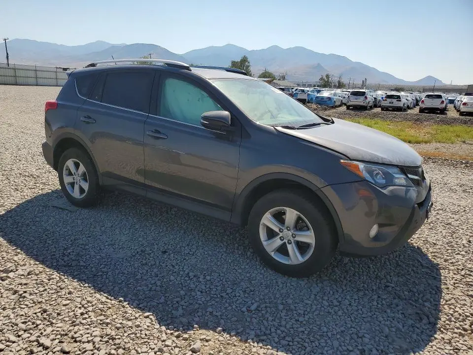 2014 TOYOTA RAV4 XLE  