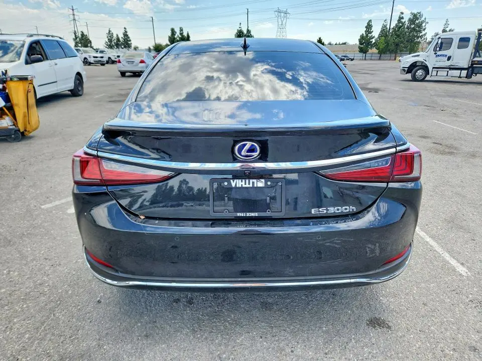 2022 LEXUS ES 300H BASE  