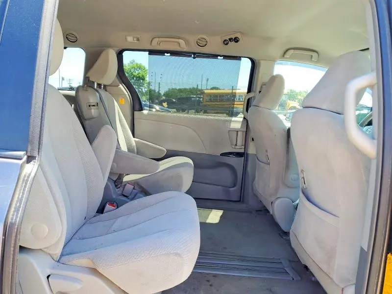 2012 TOYOTA SIENNA LE  