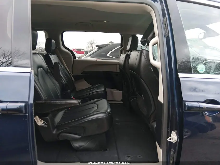 2020 CHRYSLER VOYAGER LXI