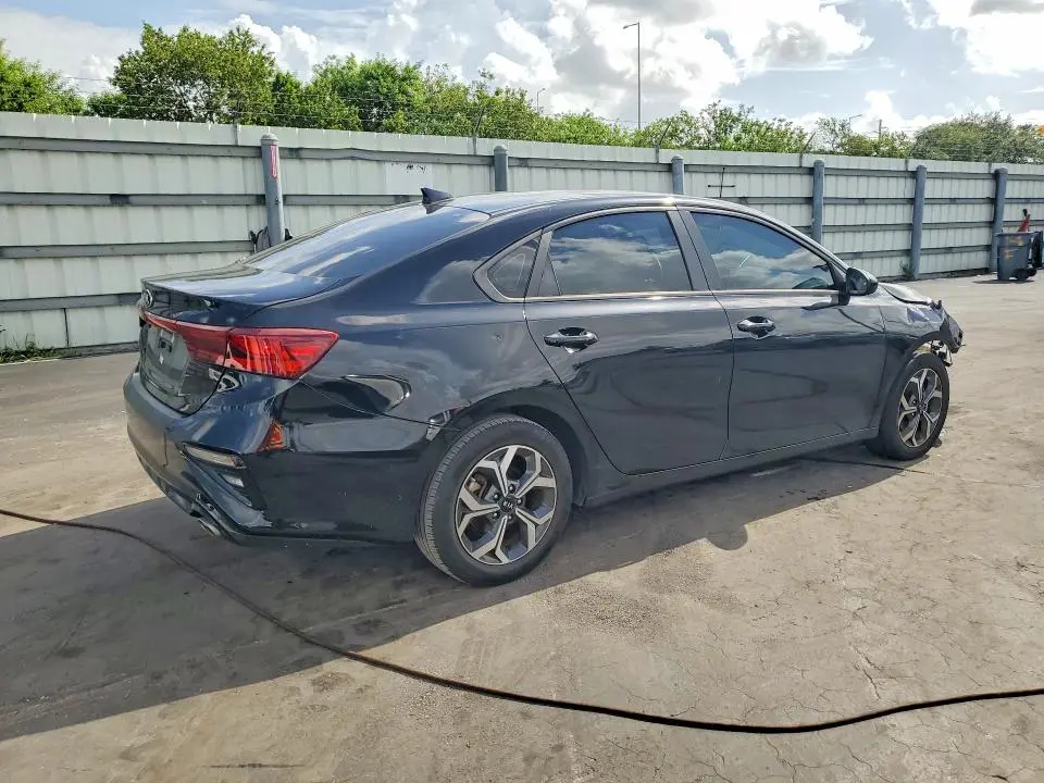 2021 KIA FORTE LXS  