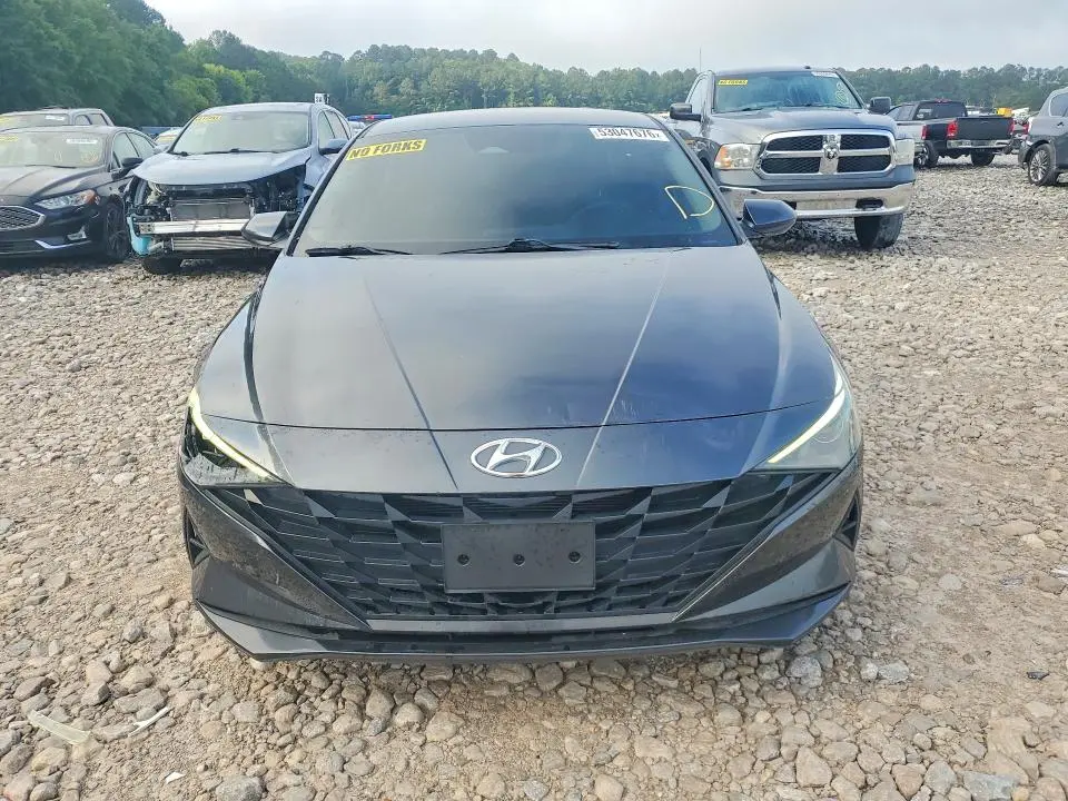 2021 HYUNDAI ELANTRA SE  