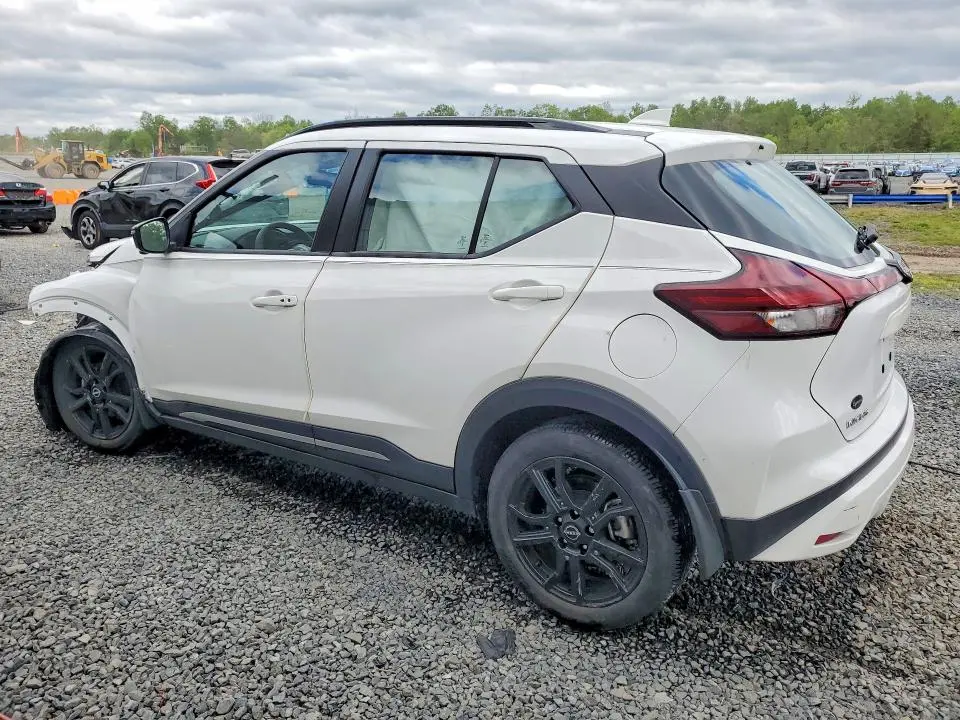 2023 NISSAN KICKS SR  