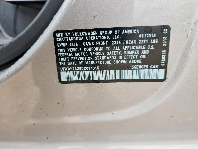 2013 VOLKSWAGEN PASSAT S  