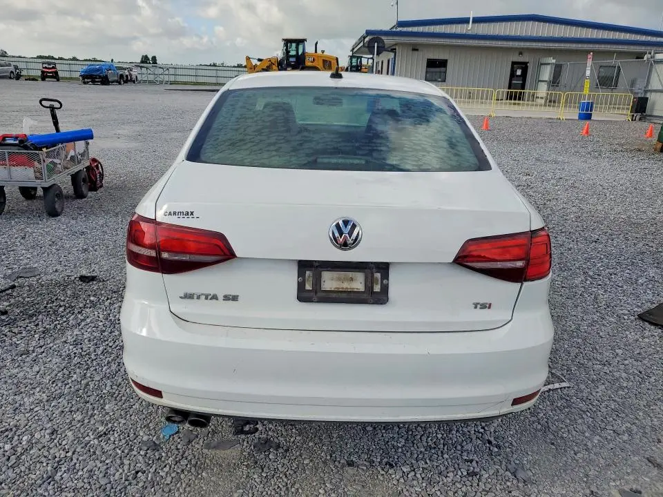 2016 VOLKSWAGEN JETTA SE  