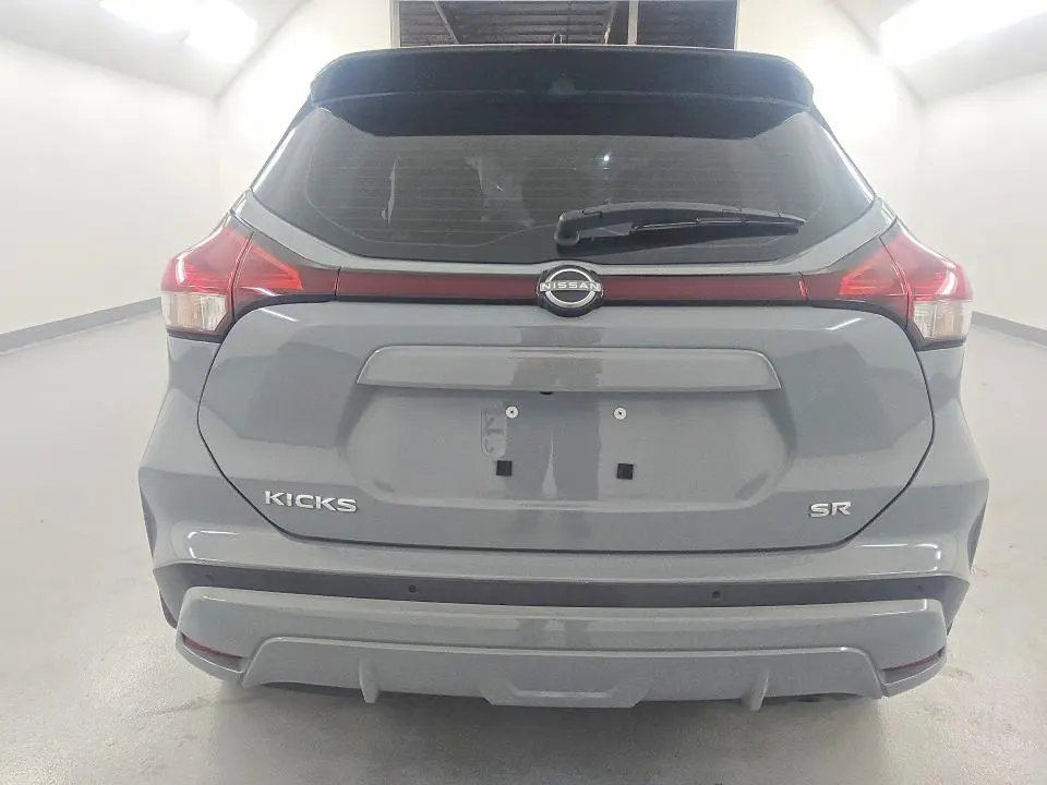 2023 NISSAN KICKS SR  
