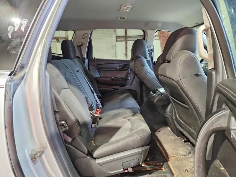 2013 CHEVROLET TRAVERSE LT  