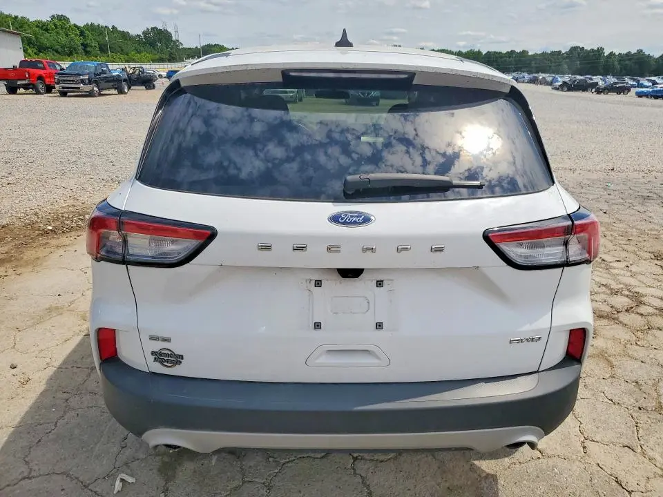 2022 FORD ESCAPE SE  
