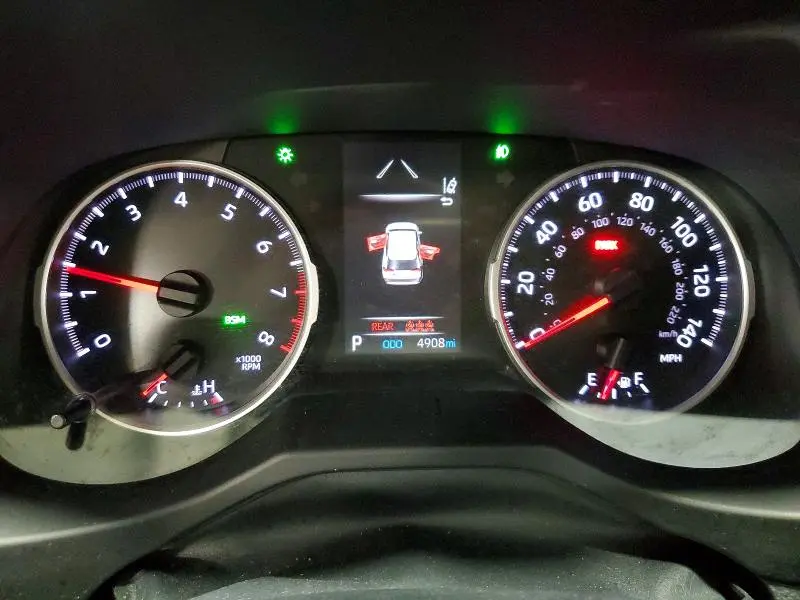 2021 TOYOTA RAV4 XLE  