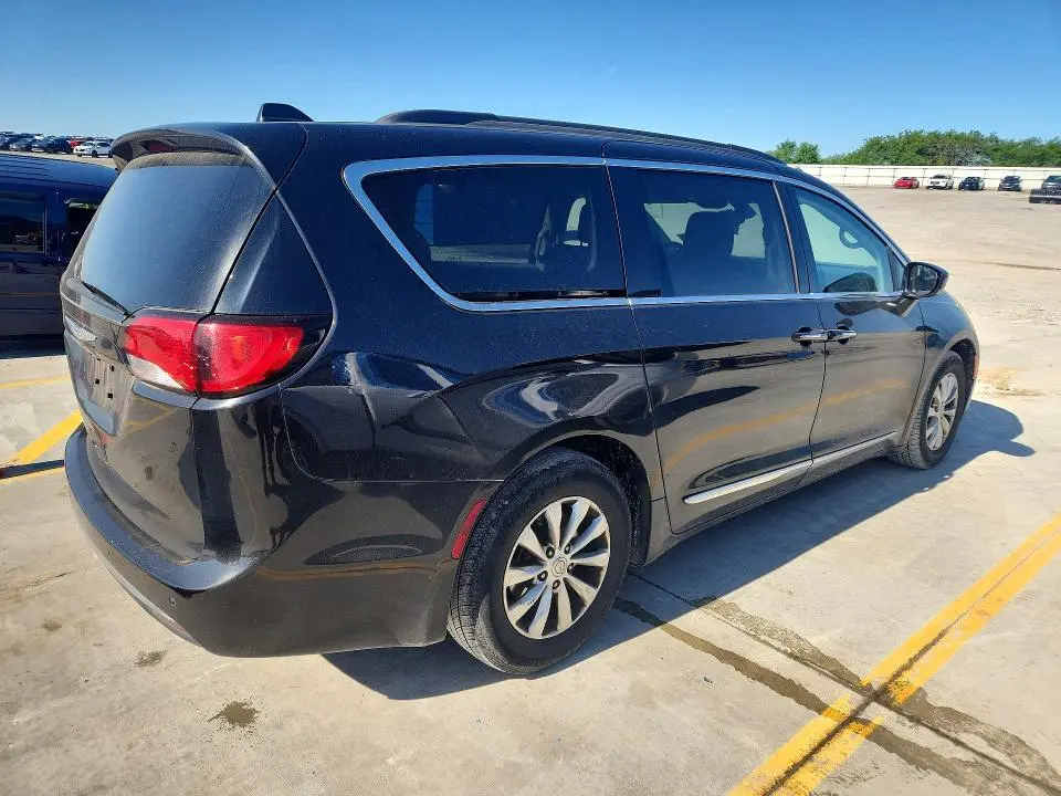 2017 CHRYSLER PACIFICA TOURING L  