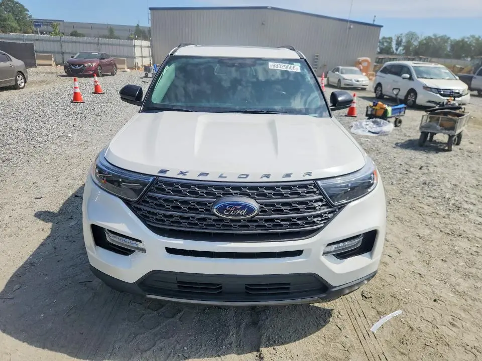 2022 FORD EXPLORER XLT  